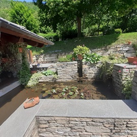 Lo spettacolo del monastero e della natura